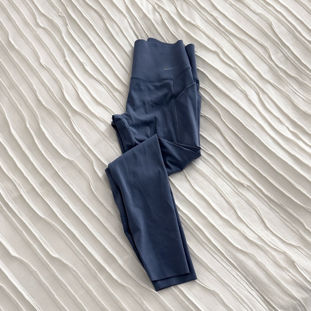 Nike Dri Fit Leggings with pockets
